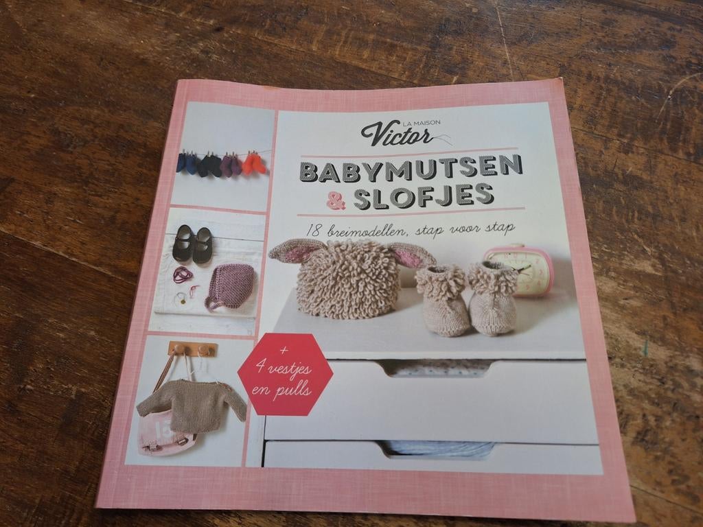 Cahier à tricoter bonnets et chaussons pour bébés, Livres, Enlèvement ou Envoi, Comme neuf, Tricot et Crochet