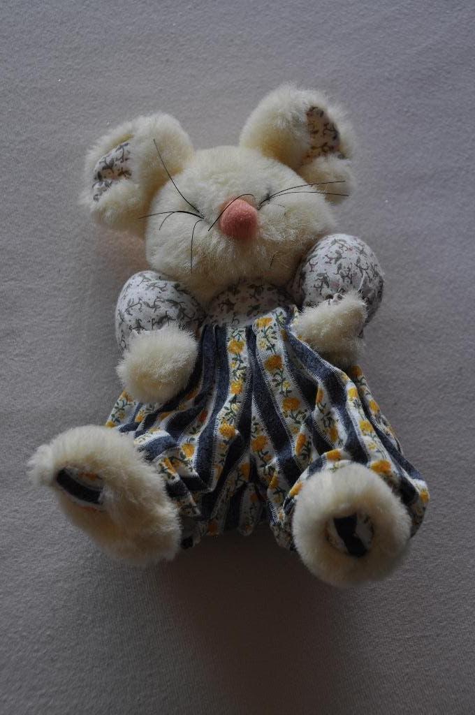Pluchen knuffel konijn, Ophalen, Konijn, Zo goed als nieuw, Klein (minder dan 20 cm)