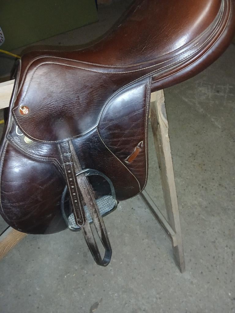 Springzadel prestige, Animaux & Accessoires, Chevaux & Poneys | Selles, Enlèvement, Utilisé, Obstacle
