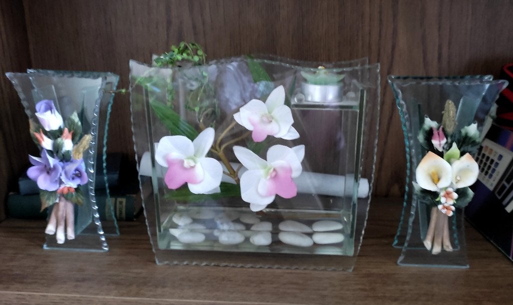 Ensemble 3 vases décoratifs avec fleurs et galets, Enlèvement, Comme neuf, Verre