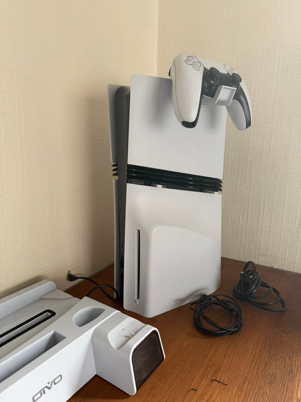 PlayStation 5 Pro met 2 TB opslag, diskreader, oplaadstation, Ophalen of Verzenden, Zo goed als nieuw