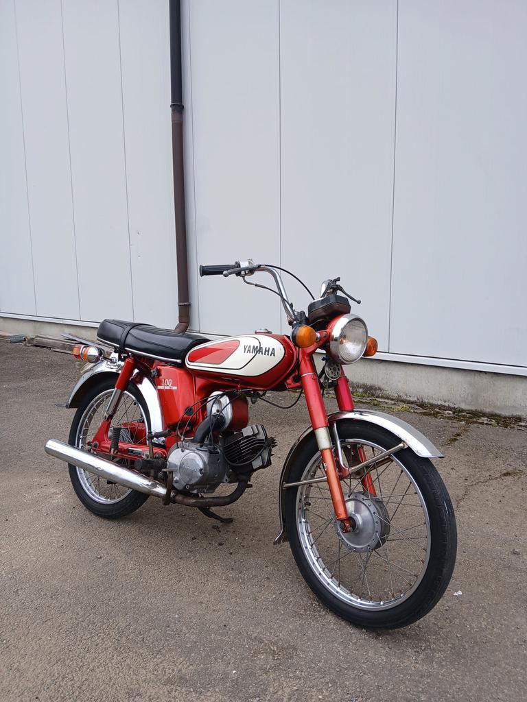 Yamaha YB100 - 1973, Motoren, 1 cilinder, 11 kW of minder