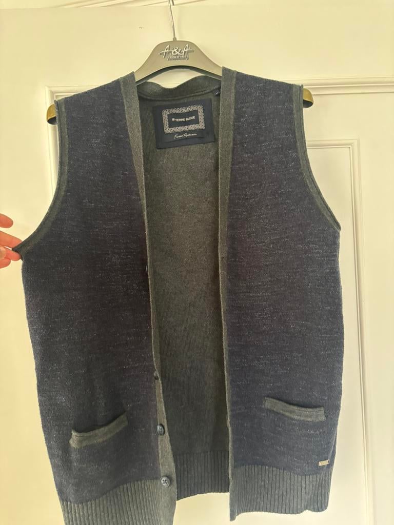 Joli lot de vêtements pour hommes taille M, tommy hilfiger, Vêtements | Hommes, Packs de vêtements pour hommes, Comme neuf, Enlèvement