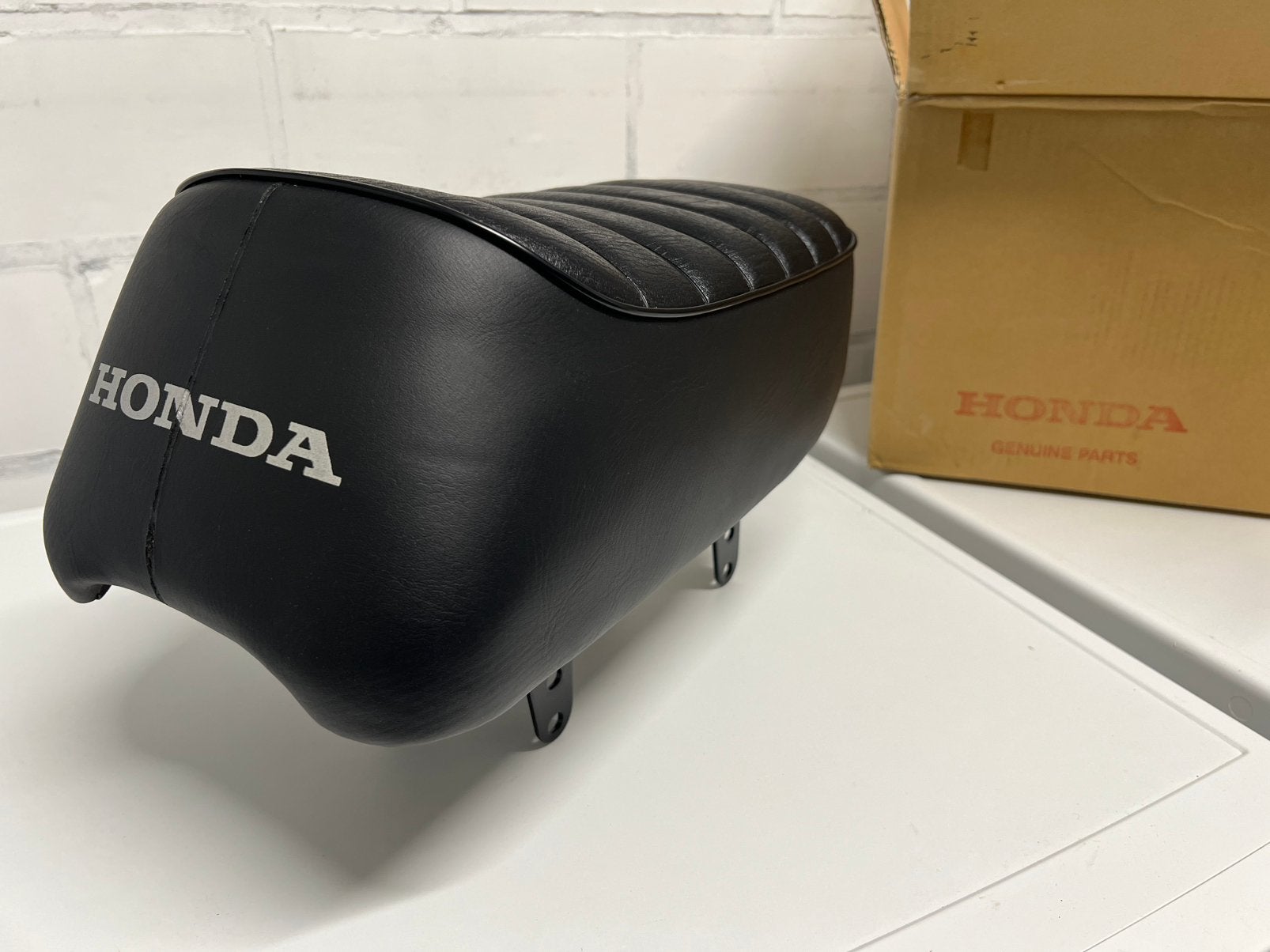 NOS Honda Monkey Z50A zadel, Fietsen en Brommers, Ophalen of Verzenden, Nieuw, Zadel, Overige merken