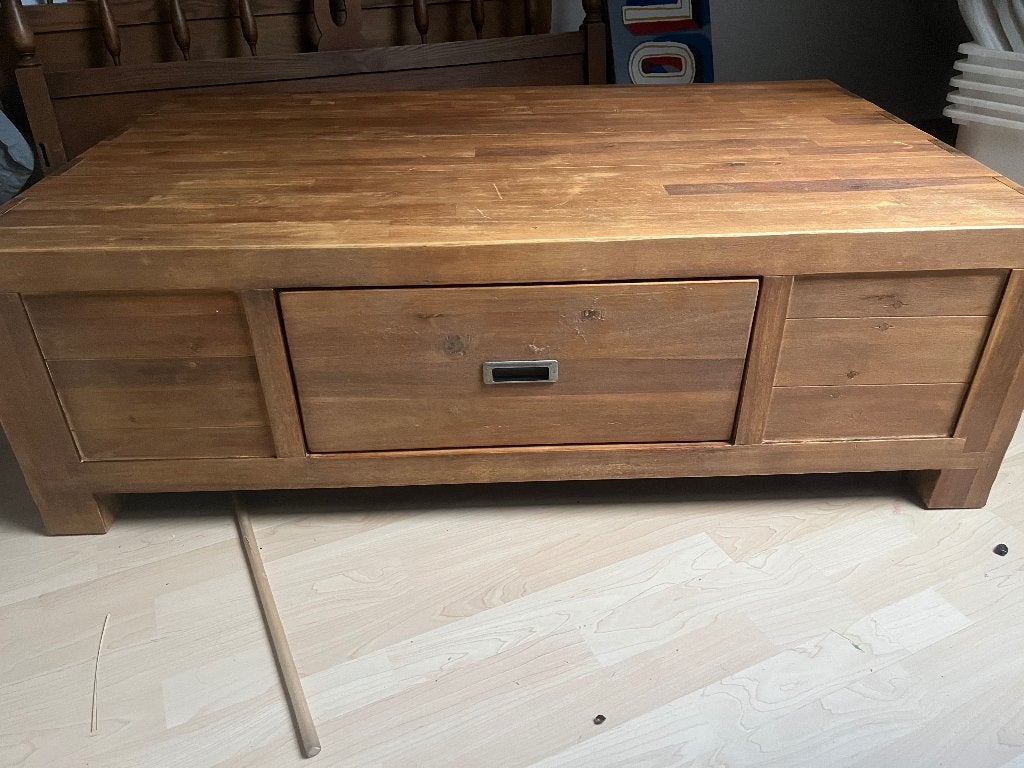 Massief houten salontafel, Huis en Inrichting, Ophalen, Gebruikt, 100 tot 150 cm, 50 tot 100 cm