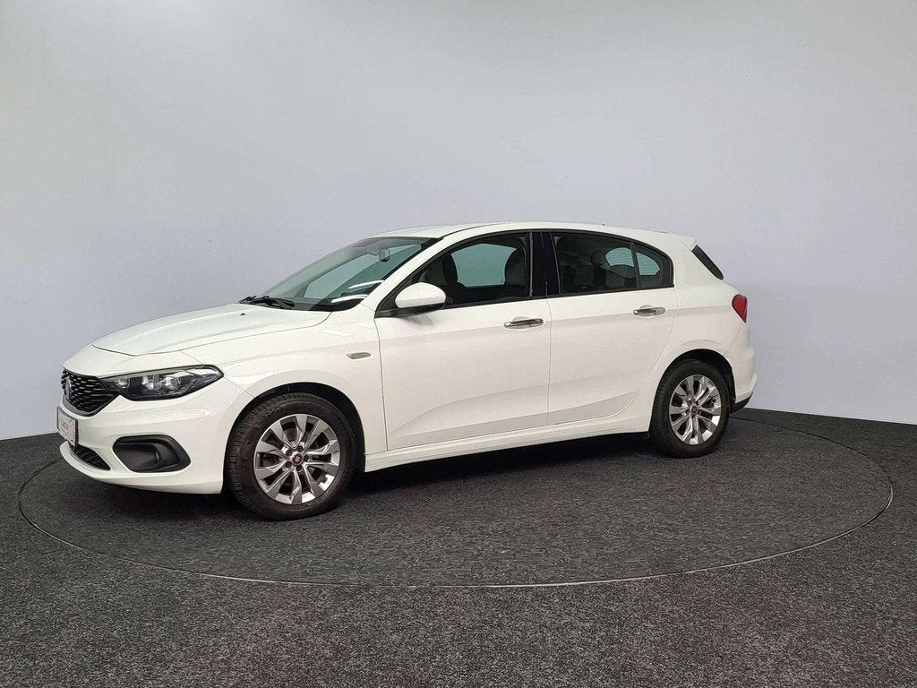 Fiat Tipo 1.6i E-Torq | Automaat | 2017 | 121.025 km | Camer, Autos, Fiat, Euro 6, Noir, 5 portes, Anti démarrage
