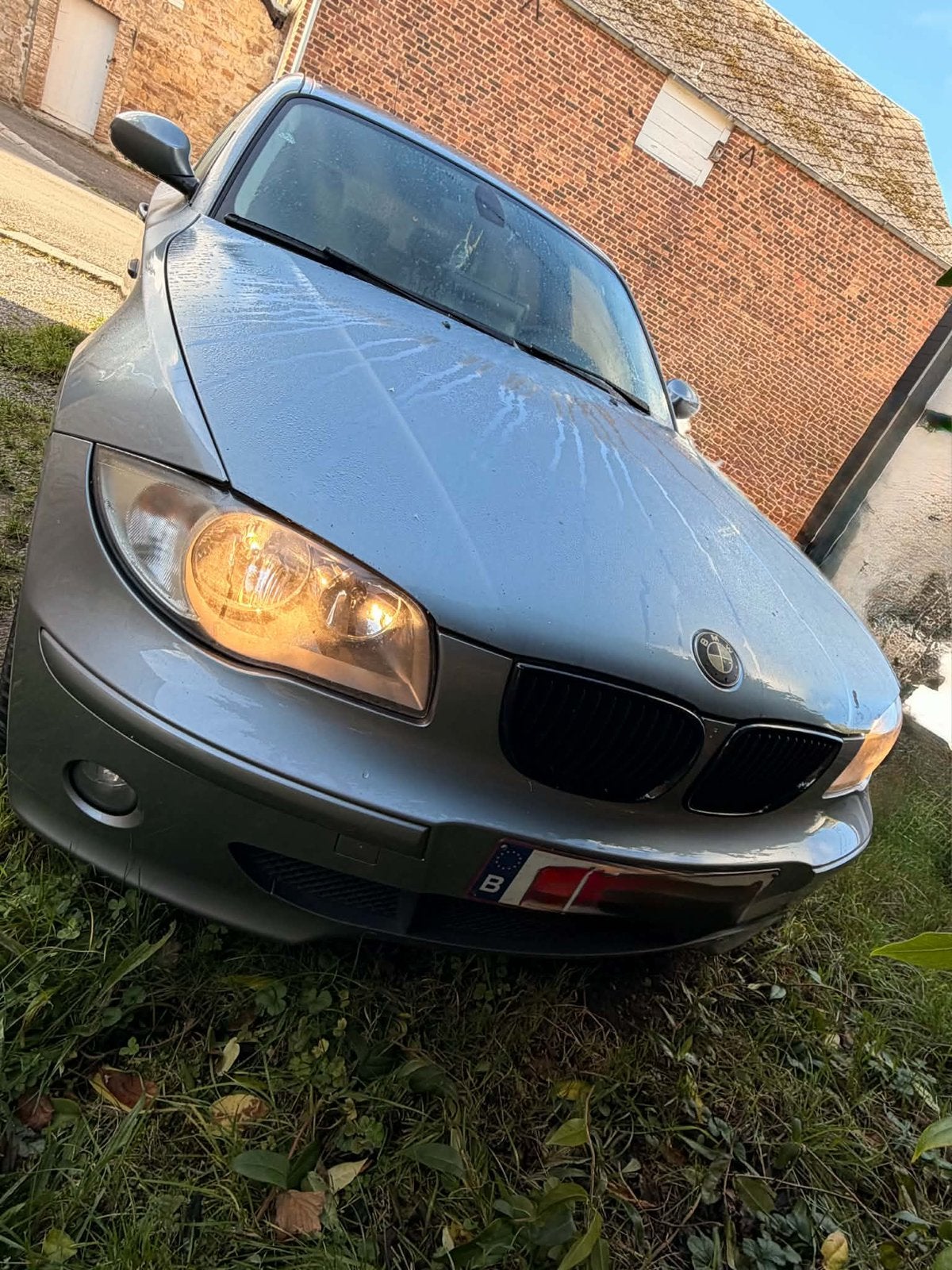 A vendre bwm serie 1, Autos, Achat, Boîte manuelle, 5 portes, Particulier