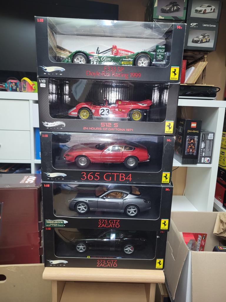 Lot van 31 Ferrari's elite schaal 1/18, Enlèvement