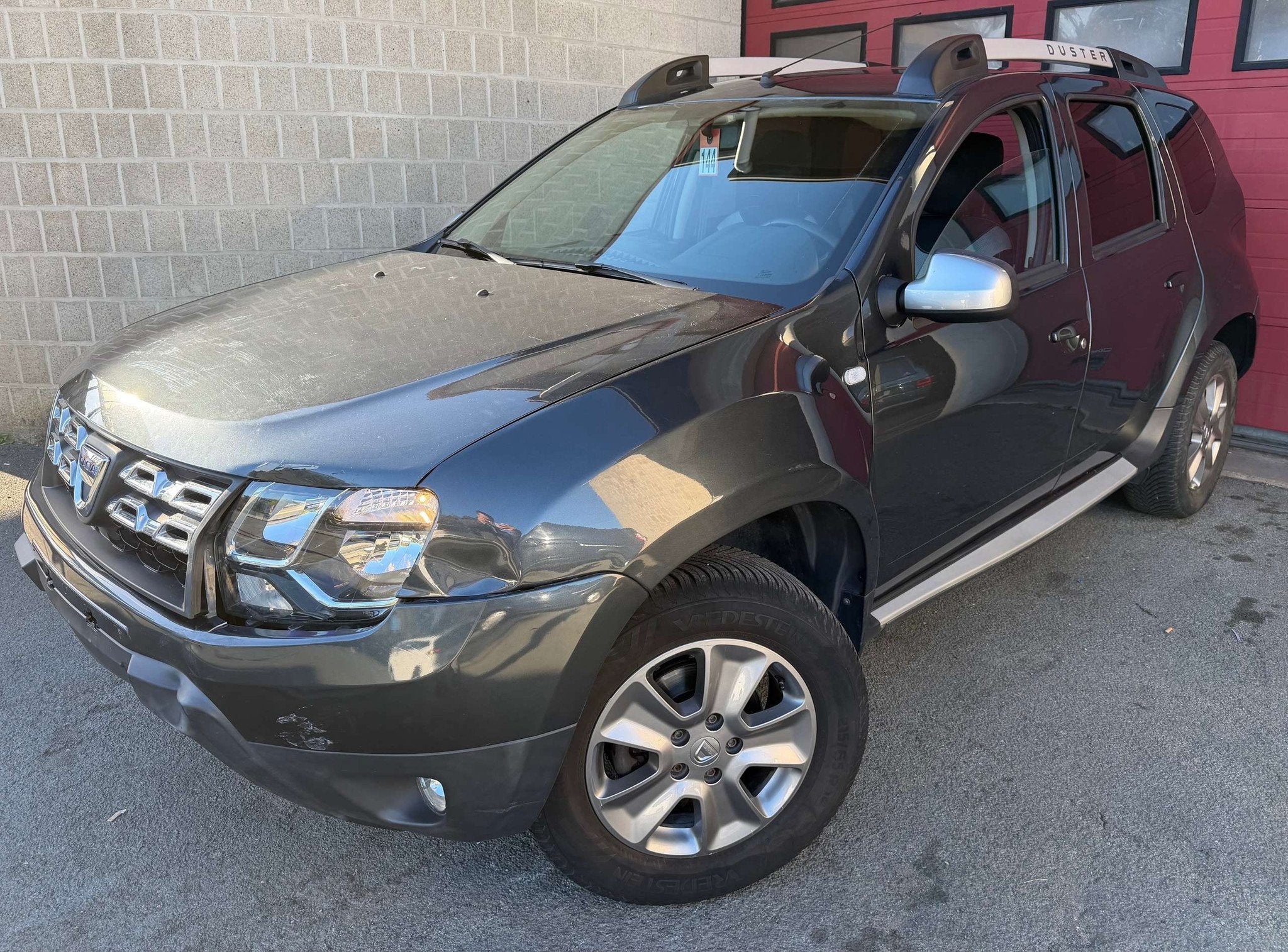 Dacia Duster 1.2 TCe 4x2 + NAVI + CLIM + CAR-PASS, Autos, Argent ou Gris, Achat, Euro 6, Entreprise