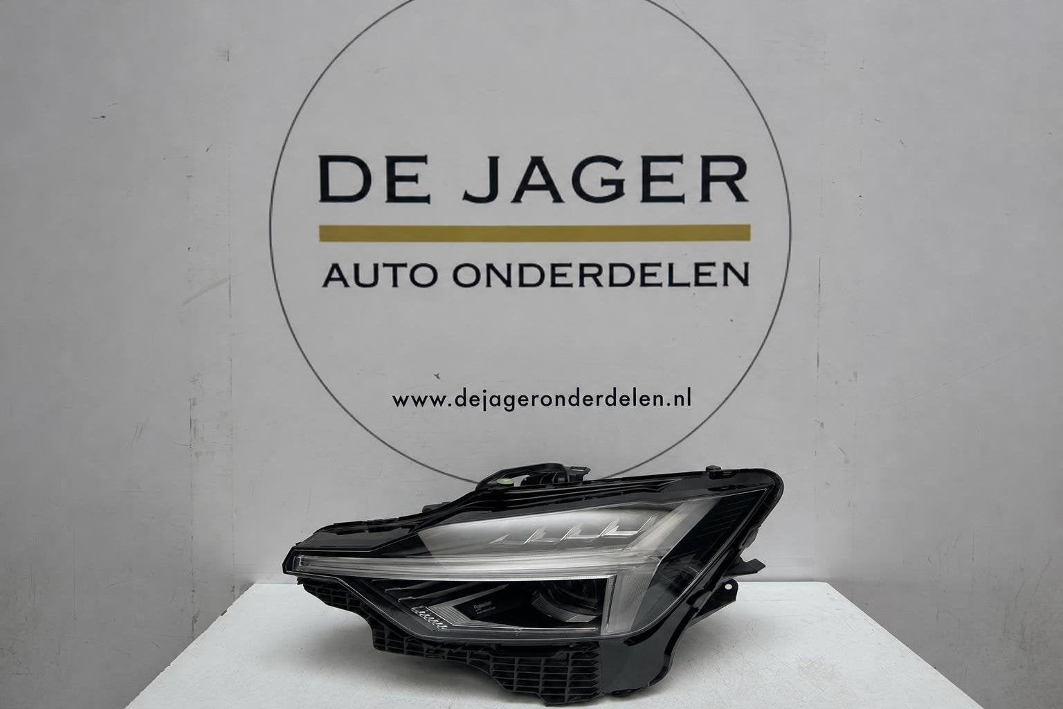 Polestar 2 P8 Full LED koplamp links P32140387, Polestar Automotive Holding UK PLC, Gebruikt, Info@polestar.com, Assar Gabrielssons Vag 9
405 31  Gothenburg, SE