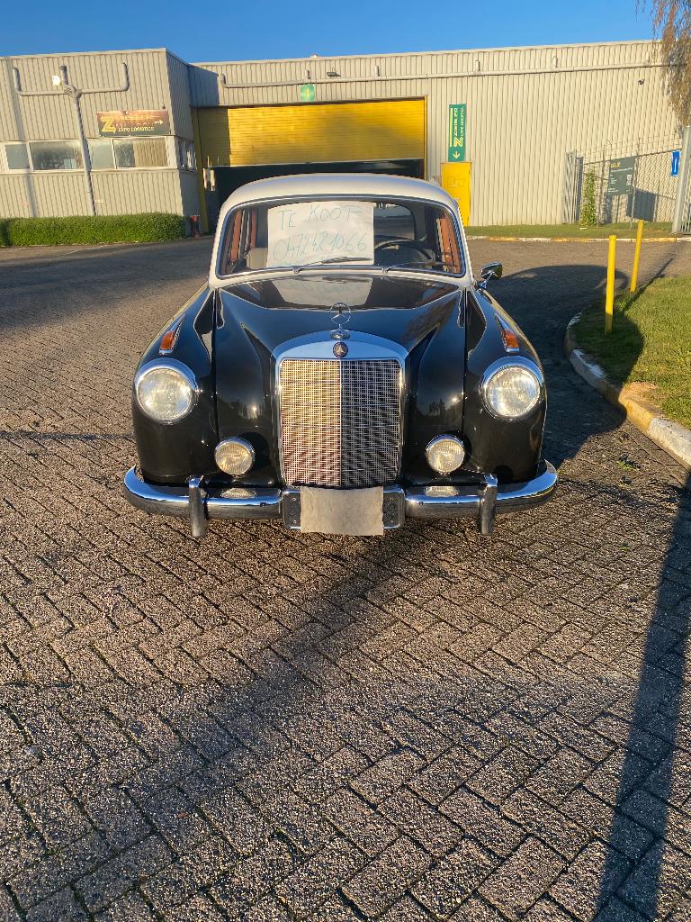 Mercedes, Auto's, Achterwielaandrijving, Overige modellen, Zwart, Leder