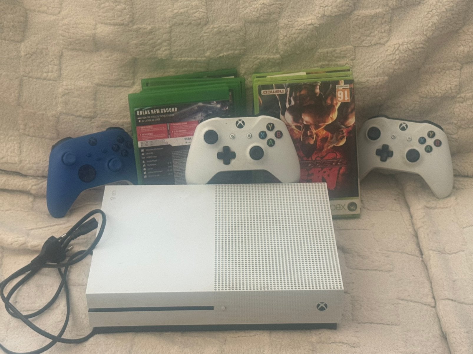 Xbox one S manette +jeux, Games en Spelcomputers, Spelcomputers | Xbox One, Ophalen, Zo goed als nieuw, Xbox One