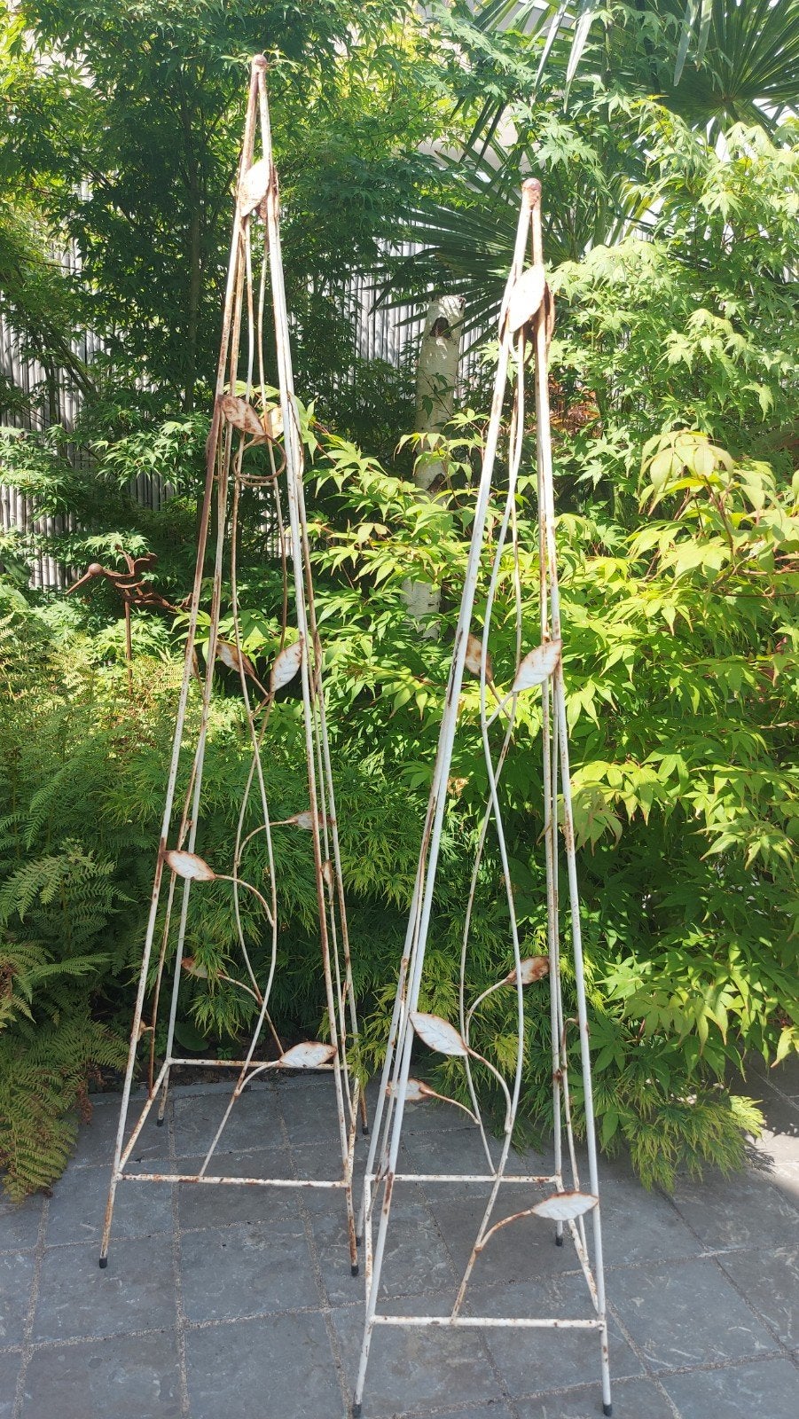 2 piramides planten klimrekken/tuinornamenten in metaal, Ophalen