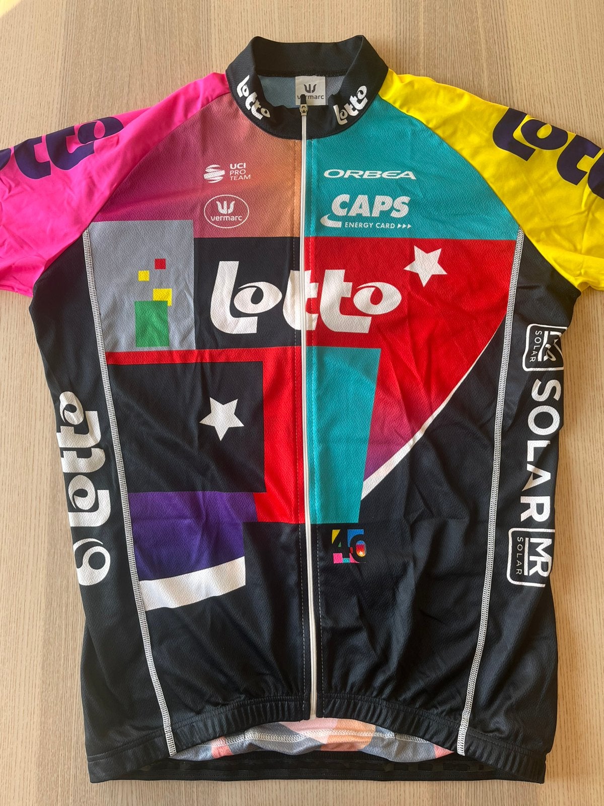 Maillot cycliste Lotto - édition collector 40 ans, Neuf, Vêtements d'extérieur, Enlèvement ou Envoi, XXL