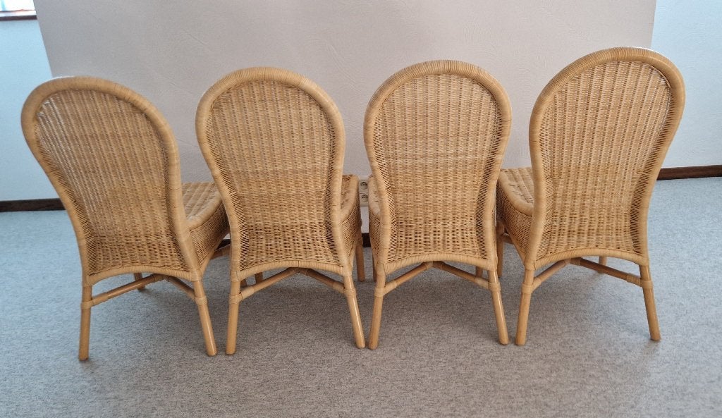 Table et quatre chaises en rotin, Maison & Meubles, 100 à 150 cm, Quatre personnes, Rond, 100 à 150 cm