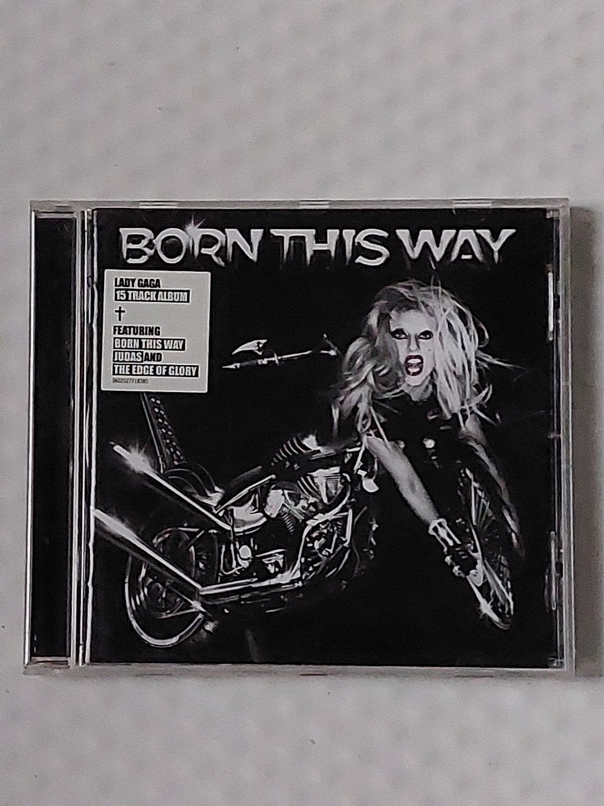 LADA GAGA - BORN THIS WAY, Verzenden