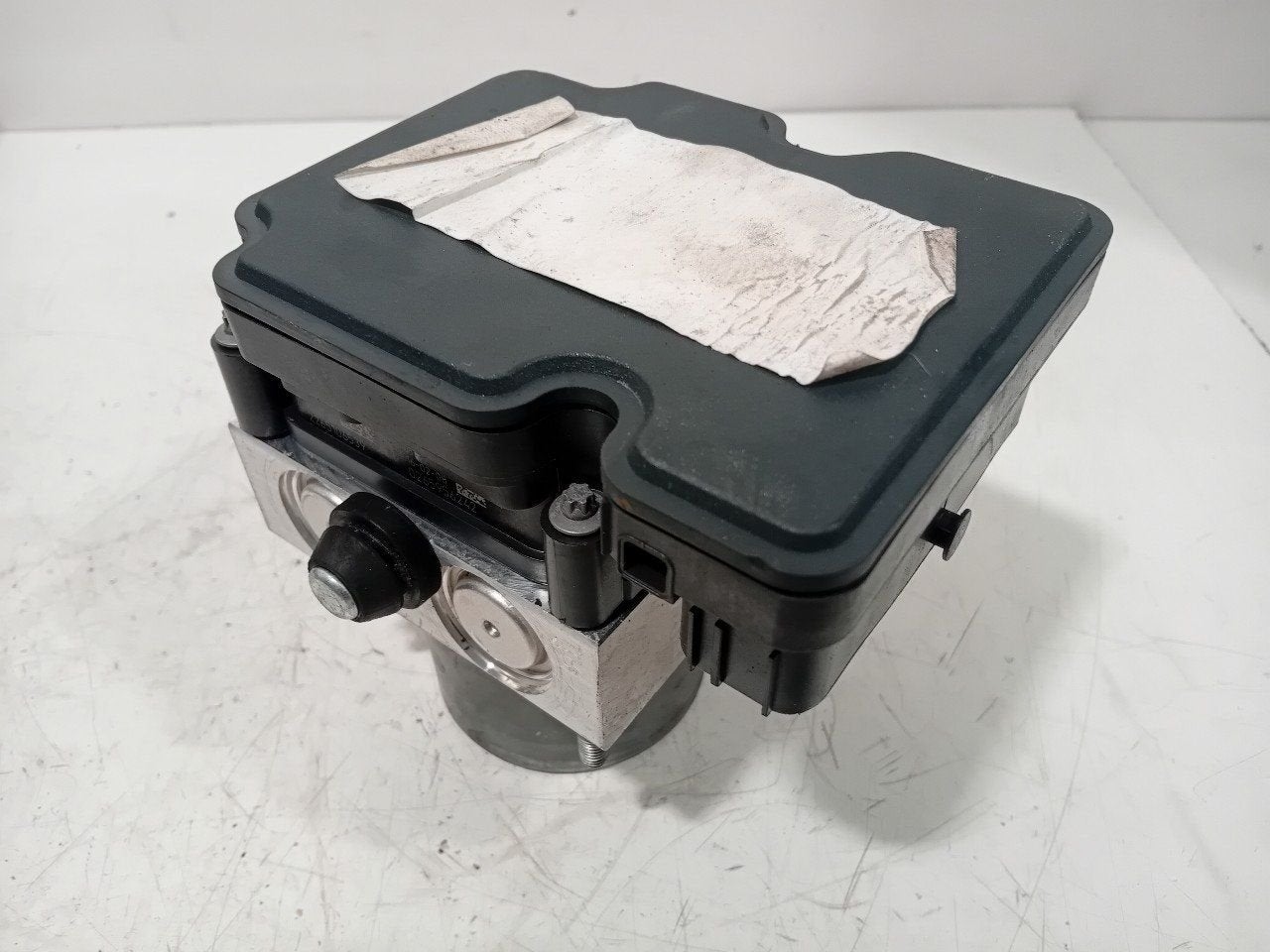 Abs pomp Jaguar XE, Onderdelen@venauto.nl, Van der Ven Autorecycling B.V., Gebruikt, Ettenseweg 76, 4706 PB Roosendaal, The Netherlands