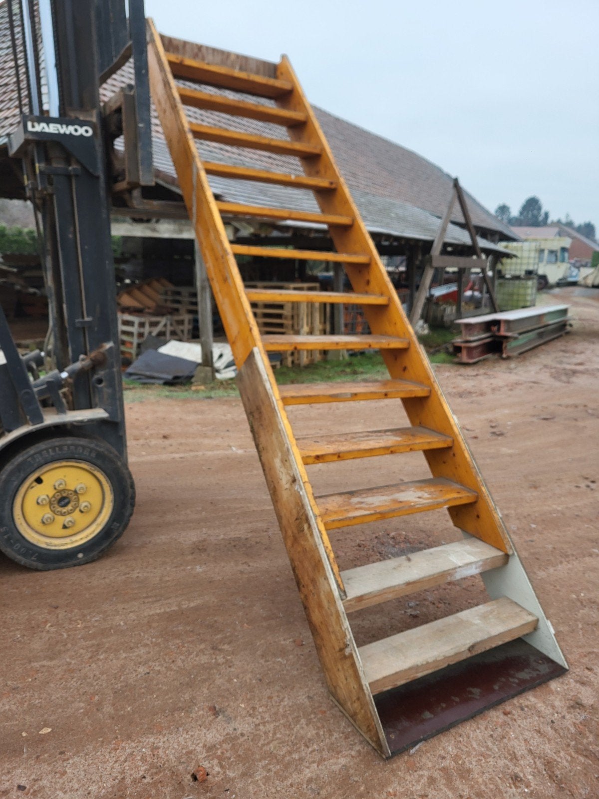 allerlei oude trappen in hout, Ophalen