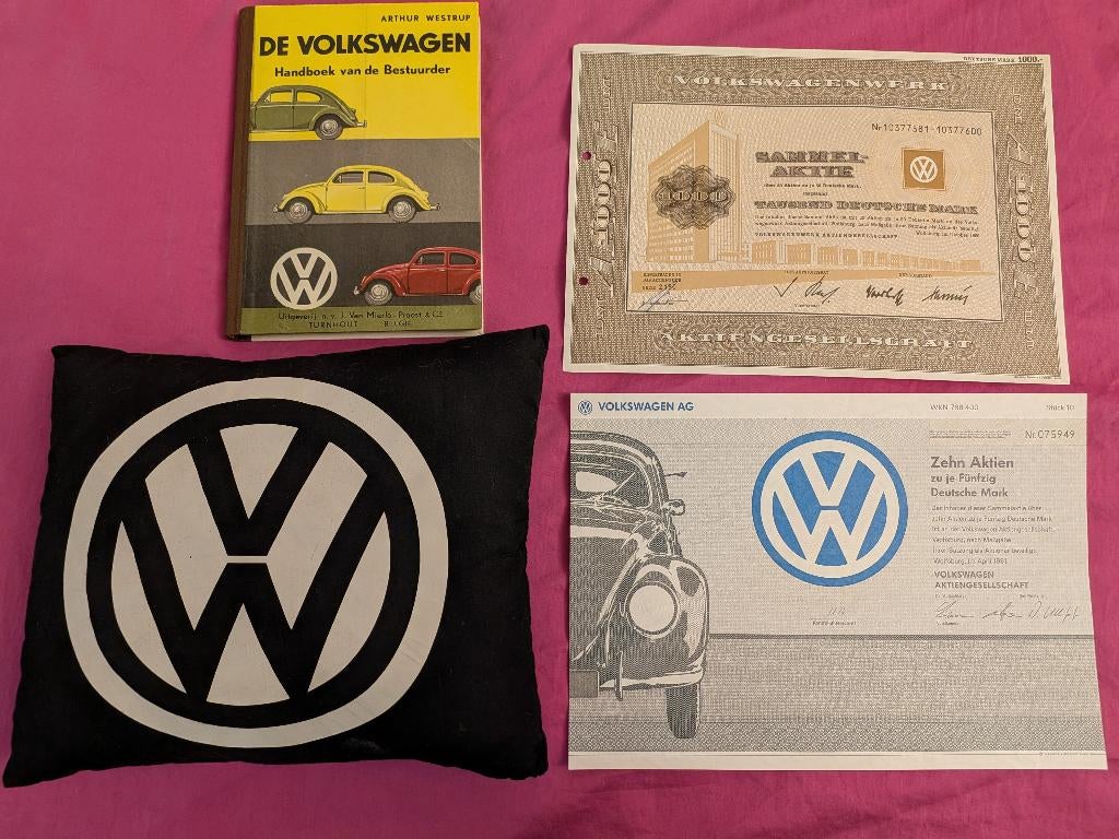 Set Volkswagen, 2 aandelen, 1 handboek, 1 kussentje, Ophalen of Verzenden, Zo goed als nieuw, Auto's