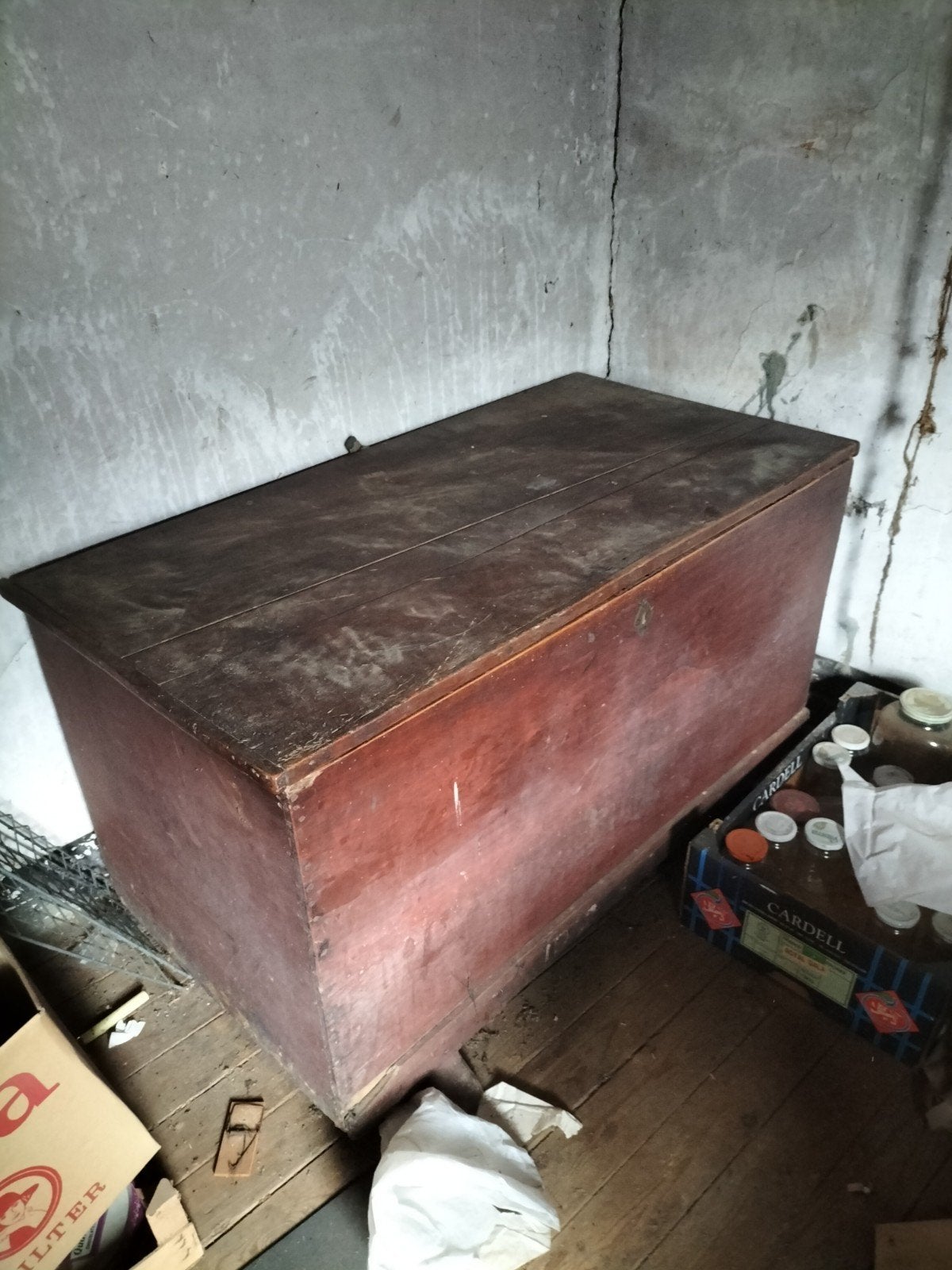 Antiek houten koffer, Ophalen