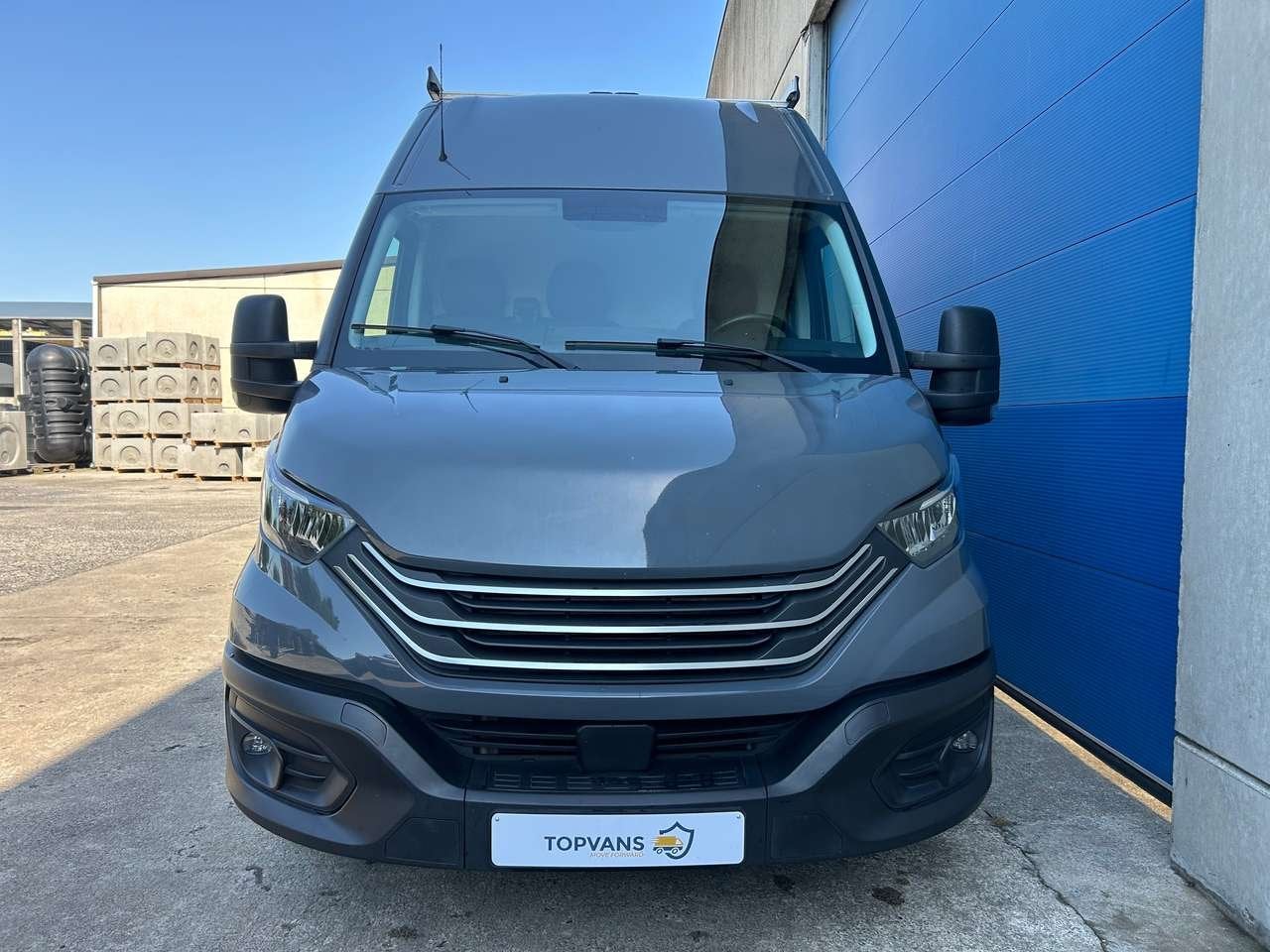 Iveco Daily 35C21 L2 - Automaat -3,5T Sleep (€28.091 ex btw), Auto's, Bestelwagens en Lichte vracht, 207 pk, Zwart, Iveco, 0 kg