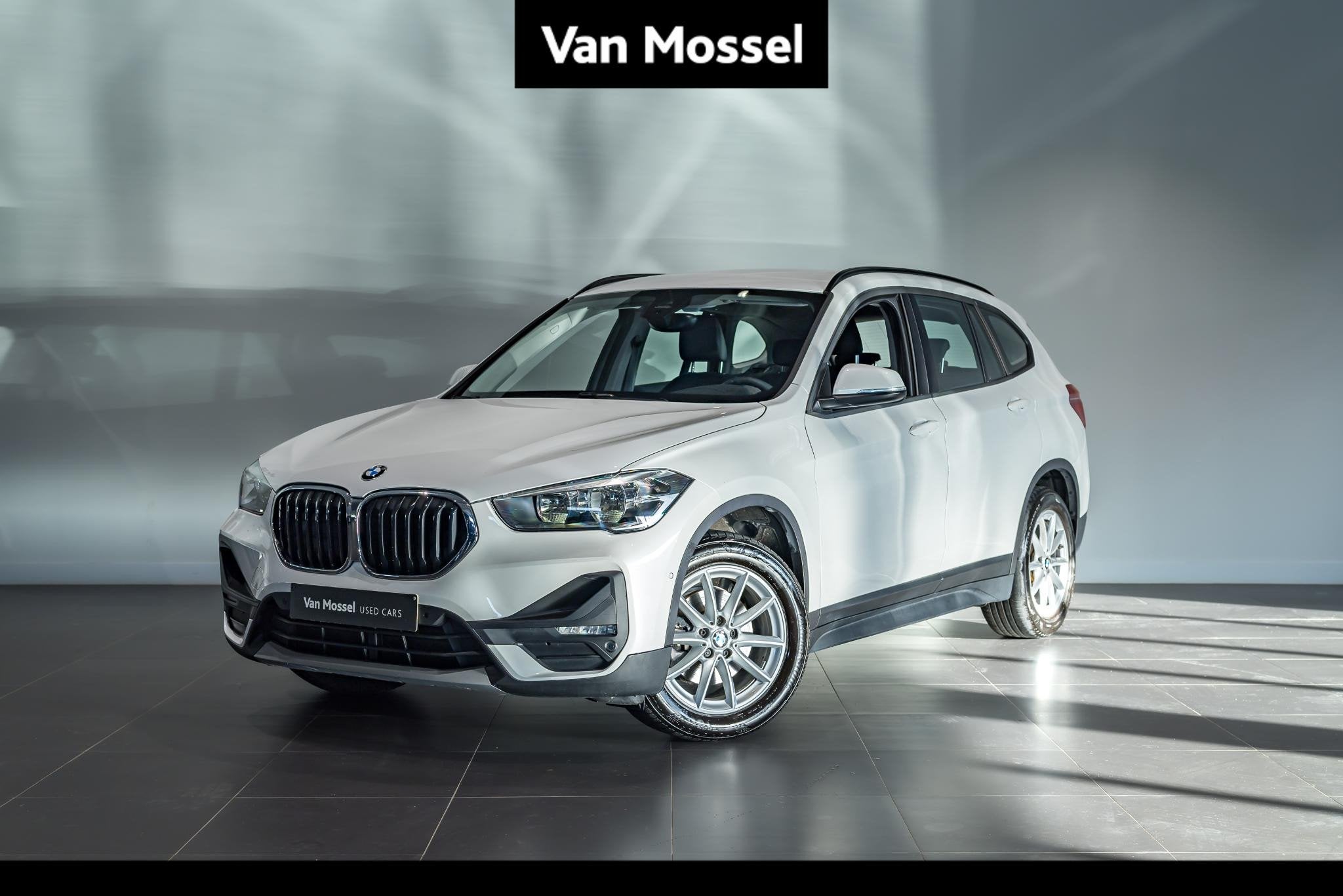 BMW X1 sDrive18iA (100 kW) (automatique), Autos, Achat, Euro 6, Entreprise, Volant multifonction