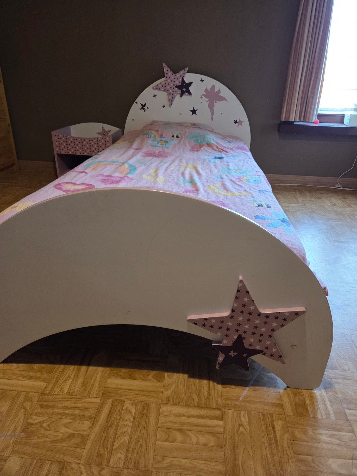 Kinderbed met matras en nachttafel, Ophalen