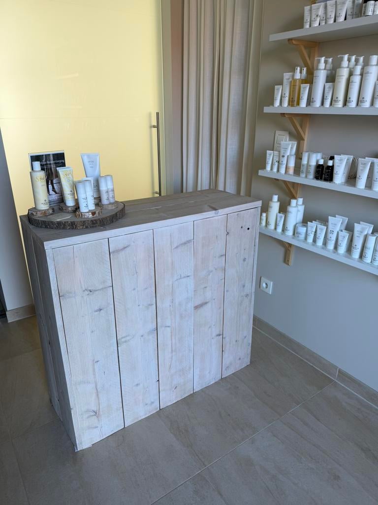 Steigerhouten balie, Enlèvement