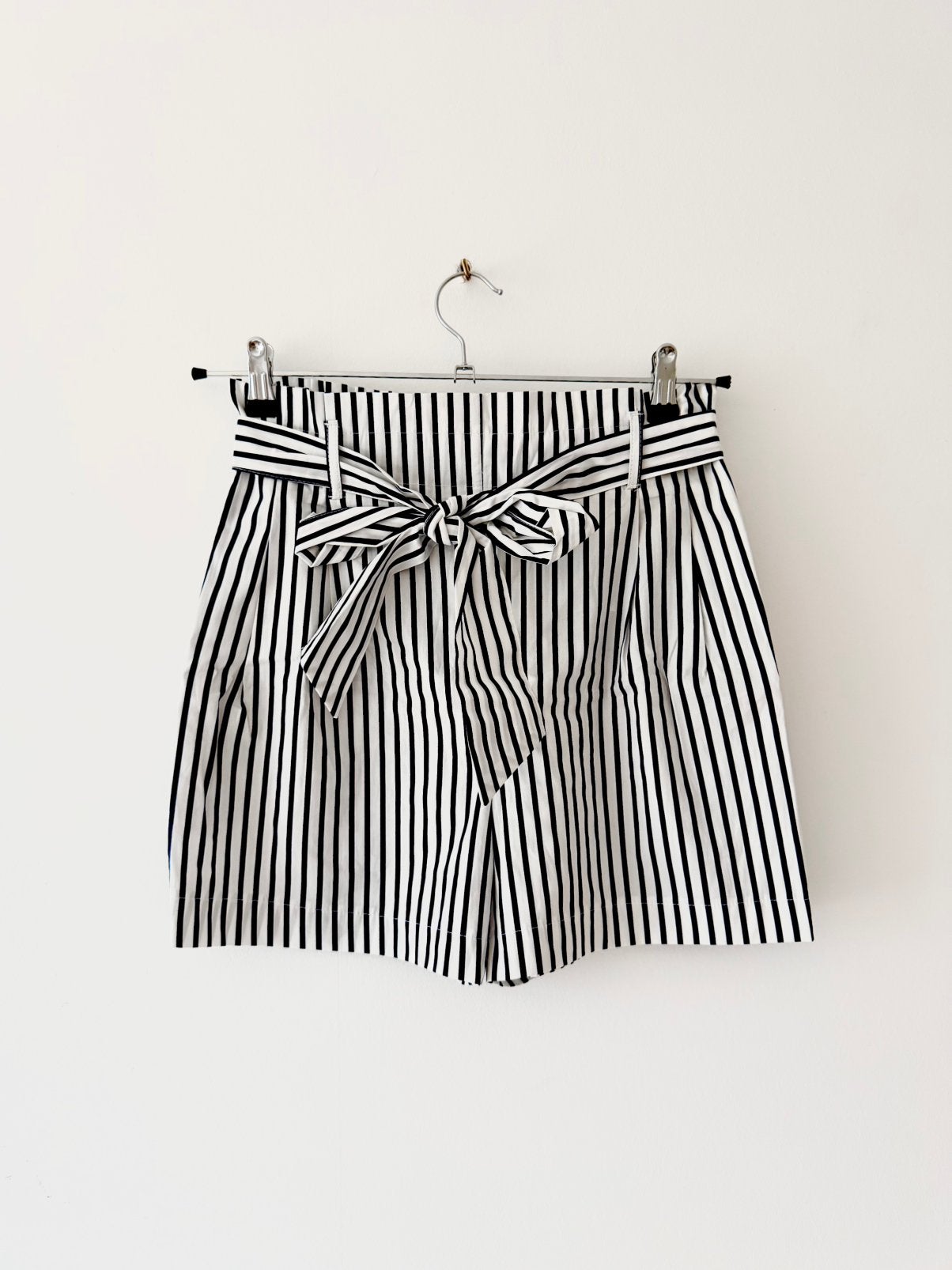 Short en coton rayé bleu marine et blanc Zara, Neuf, Taille 36 (S), Enlèvement, Blanc