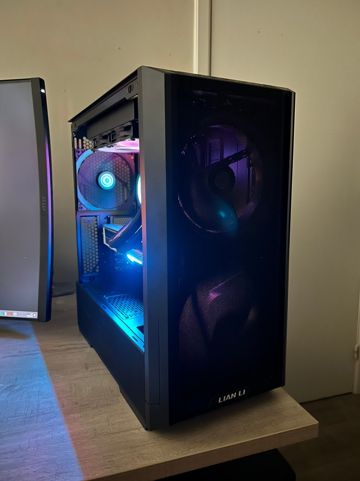 Gaming PC - AMD Ryzen 7 7800x3d , RTX 5070TI , 32gb ddr5, Computers en Software, Desktop Pc's, Ophalen, Zo goed als nieuw, Gaming
