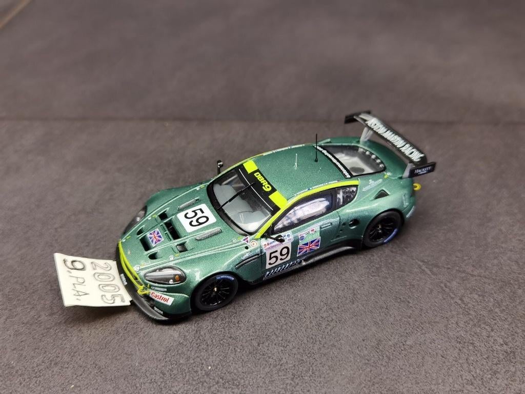 ASTON MARTIN DBR9 AMR 24H Le Mans 2005 # 59 1/43 IXO NEUVE, Enlèvement ou Envoi, Neuf, Voiture, MiniChamps