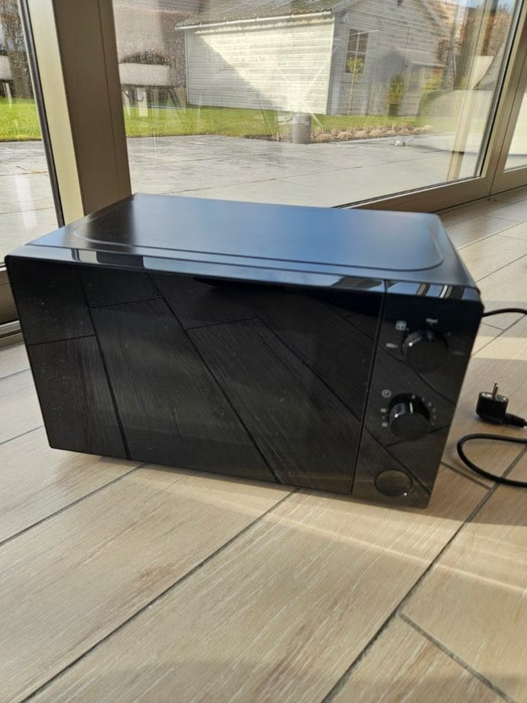 Microgolfoven - Magnetron 700W, Elektronische apparatuur, Microgolfovens, Ophalen, Microgolfoven, Nieuw, Draaiplateau