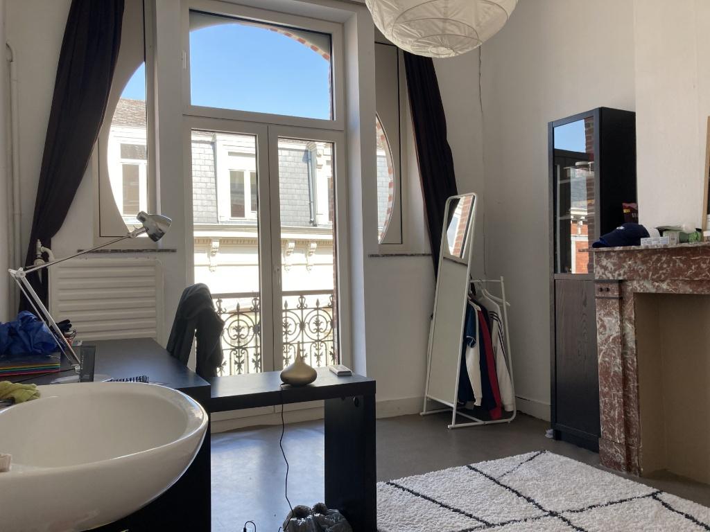 Lichtrijk kot + privébalkon + dakterras Leuven 599€ ALL-IN, Moins de 20 m², Louvain