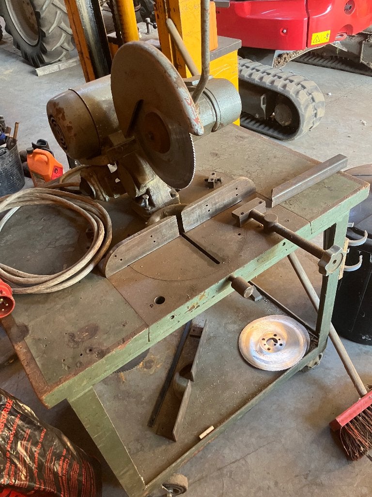 Zaagmachine op tafel, Doe-het-zelf en Bouw, Ophalen