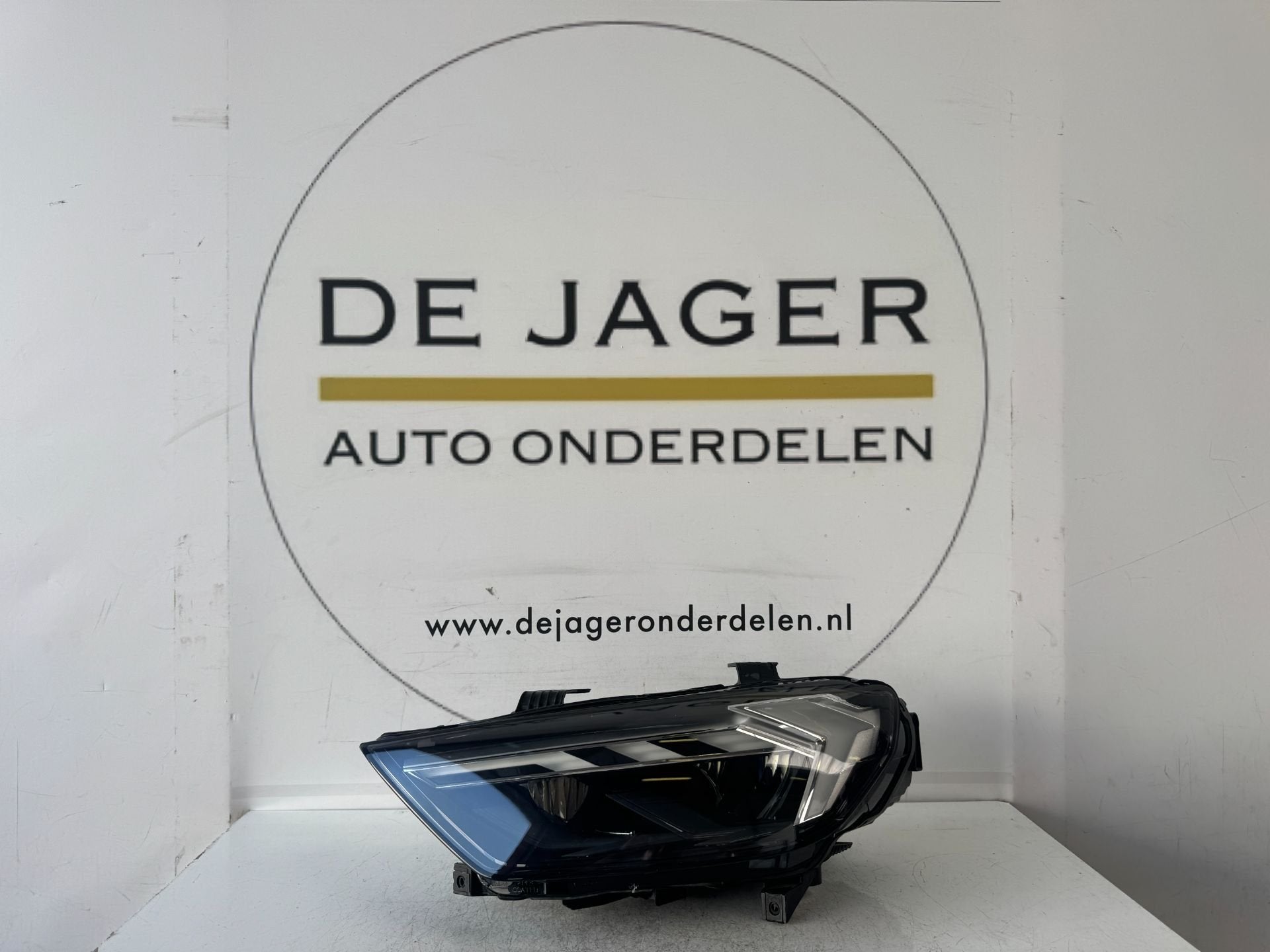 AUDI A1 82A VOL LED KOPLAMP LIENS 82A941033D, AUDI AG, Auto-Union-Strasse 1
85045  Ingolstadt, DE, Audi, Utilisé