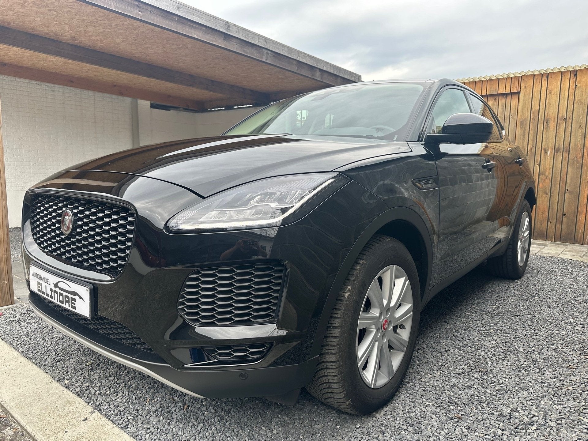Jaguar E-Pace P200 AWD Aut. S Pano Led Navi Leder ACC Lineas, Auto's, Automaat, Gebruikt, 4 cilinders, Zwart