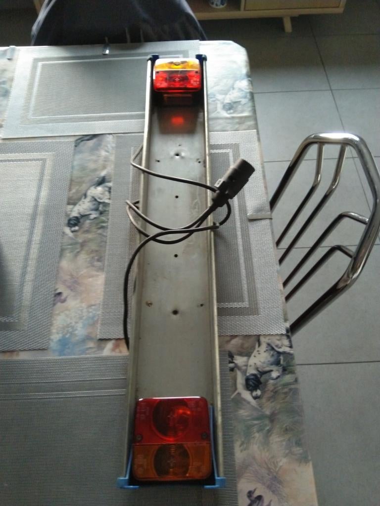 Aanhangwagen Lichtbalk, Ophalen