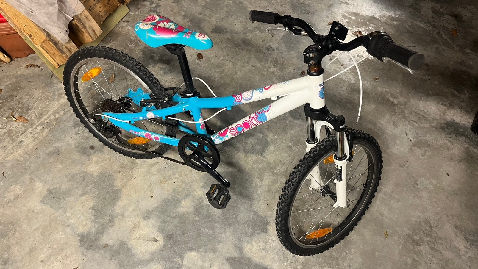 Vélo VTT enfant Scott taille 20 pouces, Frein à tambour, V-brakes, Aluminium, 16 à 20 pouces