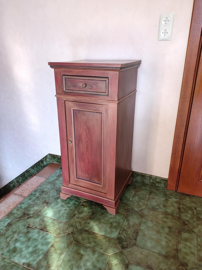 ANCIENNE TABLE DE CHEVET AVEC TIROIR MERISIER, Enlèvement