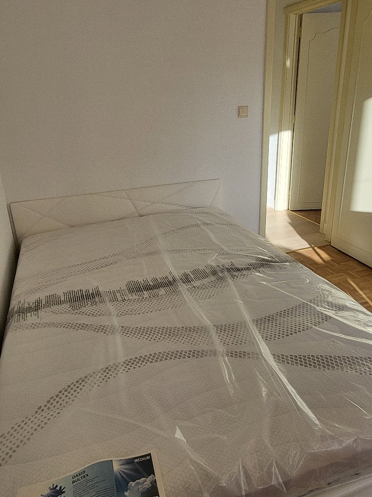 Lit 140 cm, sommier et matelas Bultex JAMAIS UTLISÉ, Maison & Meubles, Neuf, 140 cm, Enlèvement, Sommier