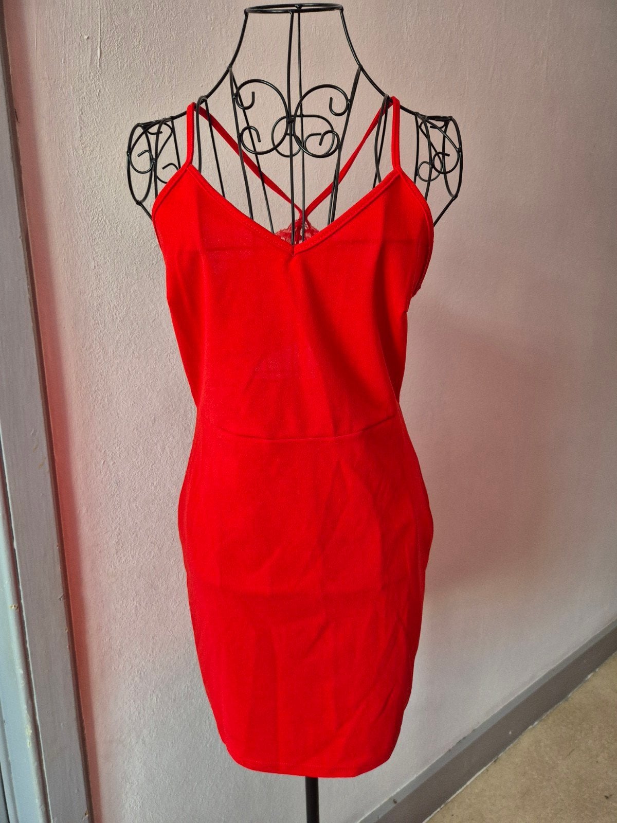 Robe rouge dos dentelles M, Vêtements | Femmes, Rouge, Taille 38/40 (M), Enlèvement ou Envoi, Au-dessus du genou