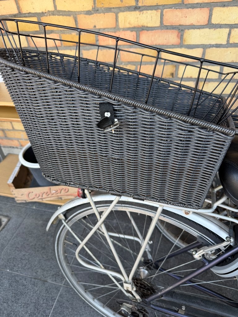 Mooie fietsmand voor achterop (ook voor hondje!), Ophalen