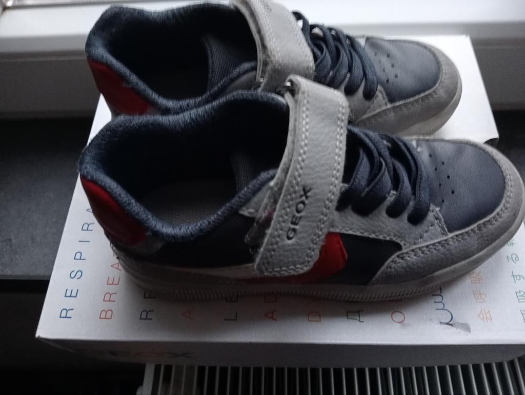 Schoenen Geox en Adidas voor kinderen, Kinderen en Baby's, Kinderkleding | Schoenen en Sokken, Ophalen, Zo goed als nieuw, Jongen of Meisje