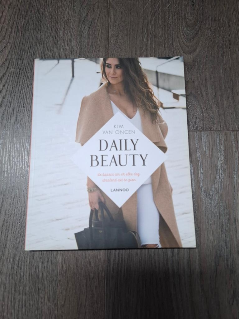 Kim Van Oncen - Daily beauty, Livres, Mode, Enlèvement ou Envoi, Kim Van Oncen