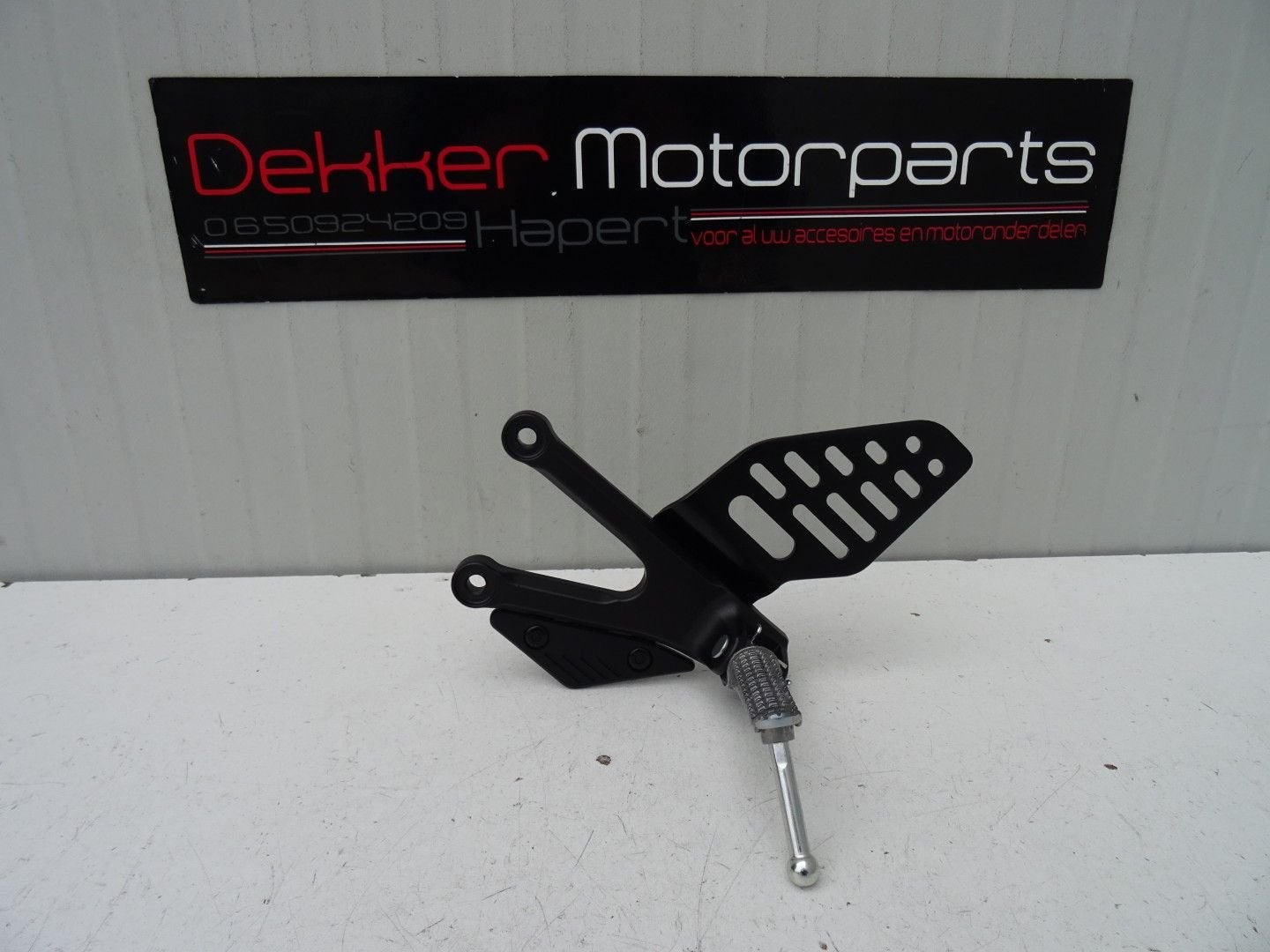Linker Schetsplaat / Voetsteun links Yamaha YZF R6 2017-2024, Neuf, -, -, -