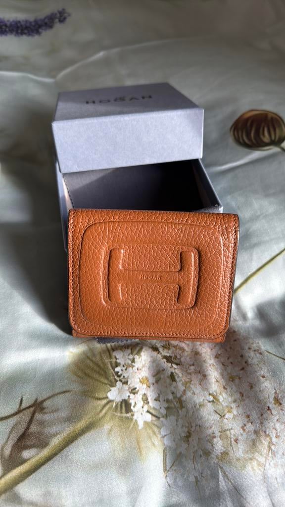 Prachtige compacte portemonnee HOGAN, Handtassen en Accessoires, Ophalen of Verzenden, Zo goed als nieuw
