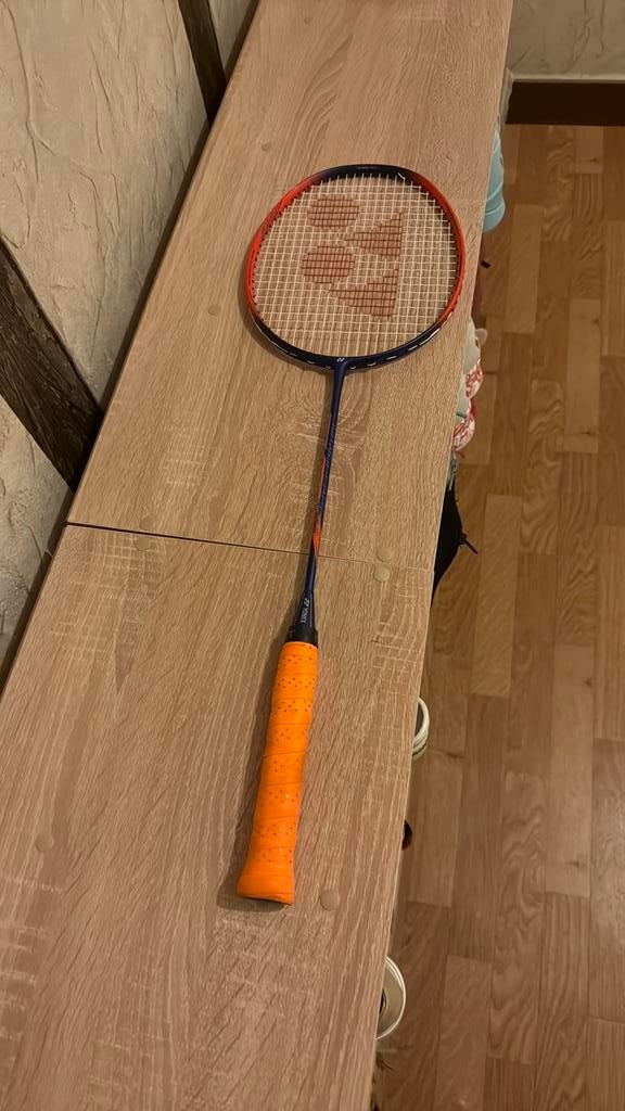 Badmintonracket Yonex, Sport en Fitness, Ophalen, Zo goed als nieuw