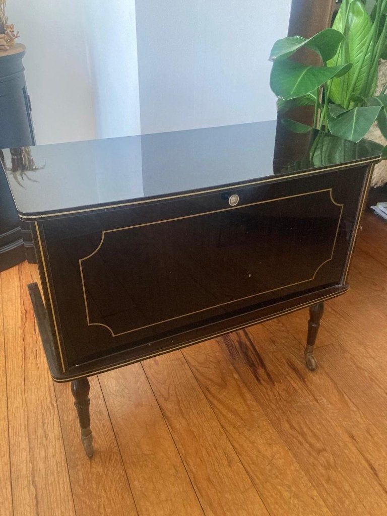 Petit meuble de rangement vintage laqué, Enlèvement