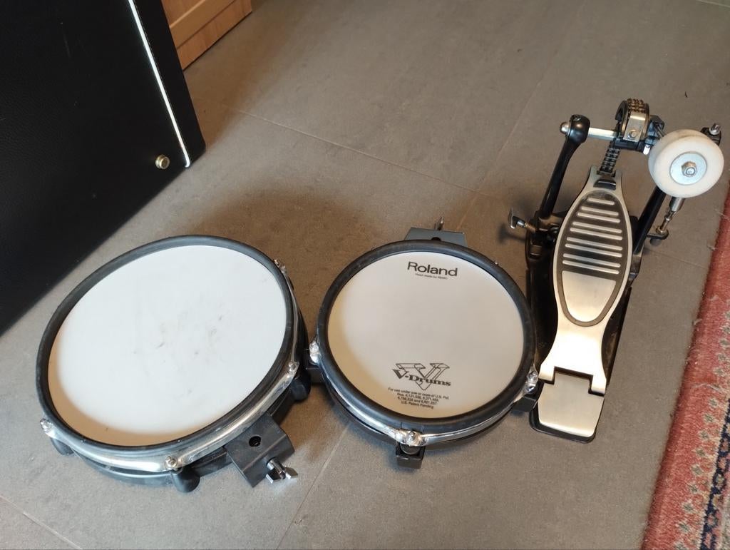 Roland PD-85 et un pad de 10 pouces et un batteur 1 achat, Musique & Instruments, Batteries & Percussions, Enlèvement ou Envoi