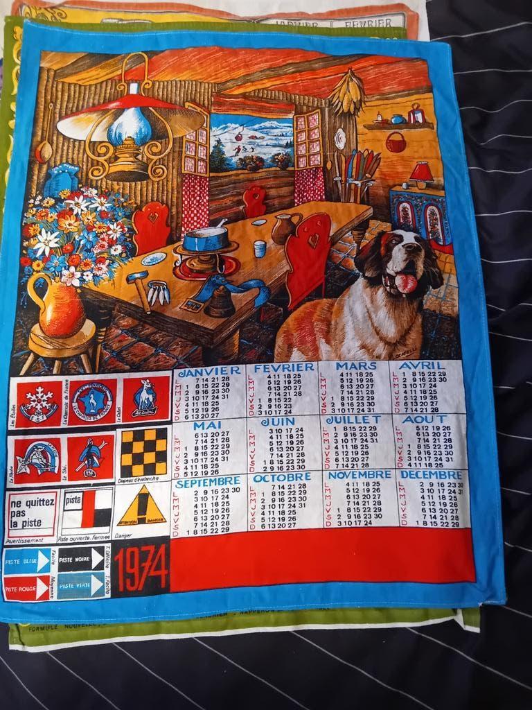 Torchon calendrier 1974,chien de neige, Divers, Calendriers, Enlèvement ou Envoi, Calendrier annuel, Utilisé